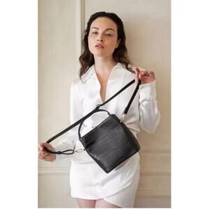 NWT Aota Elena Crossbody Bucket Bag Vegan Leather Black Purse